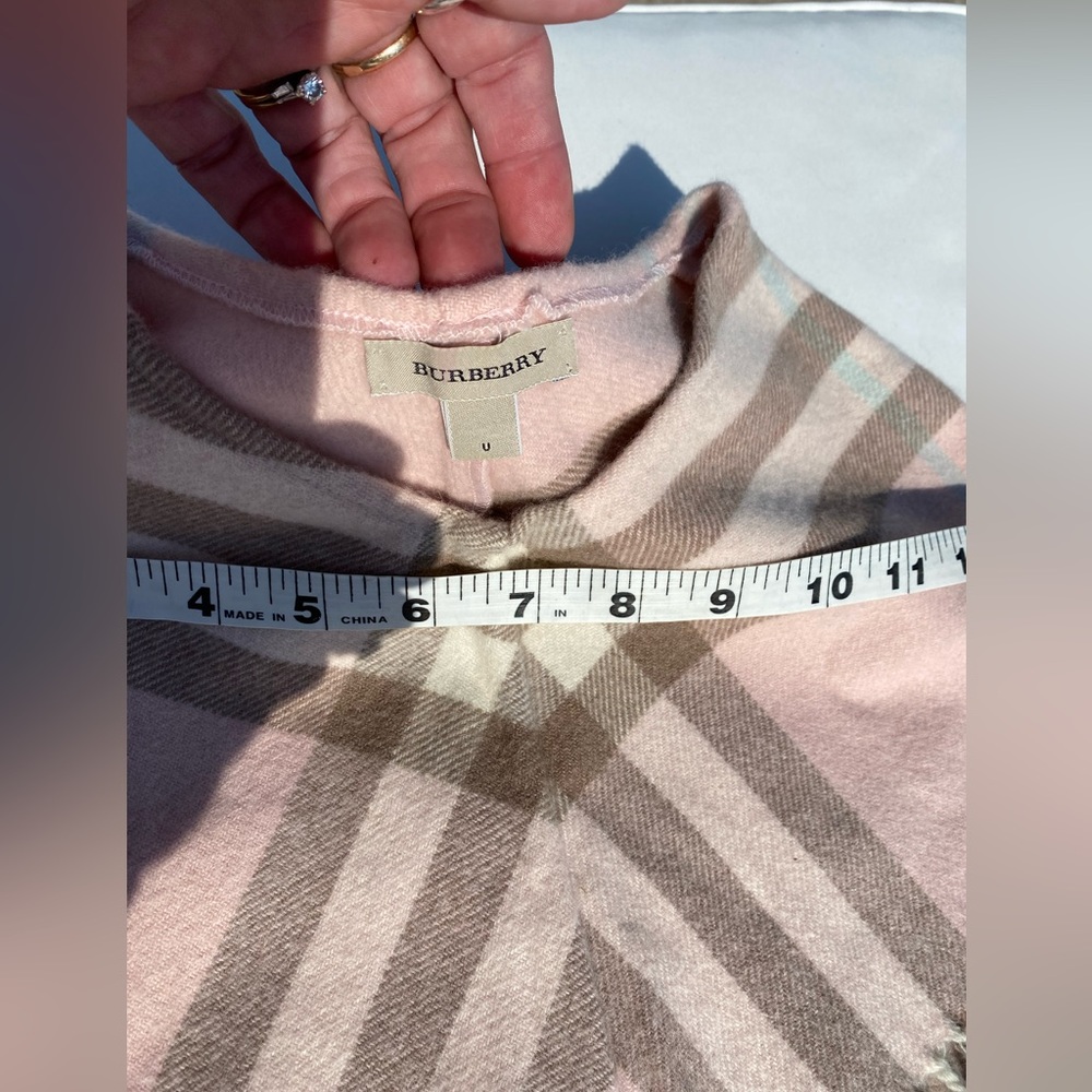 Burberry ⭐️HOST PICK⭐️Nova Check Poncho💕Pink🔥Like NEW! Check Photos! Size 2-4T - Picture 9 of 9